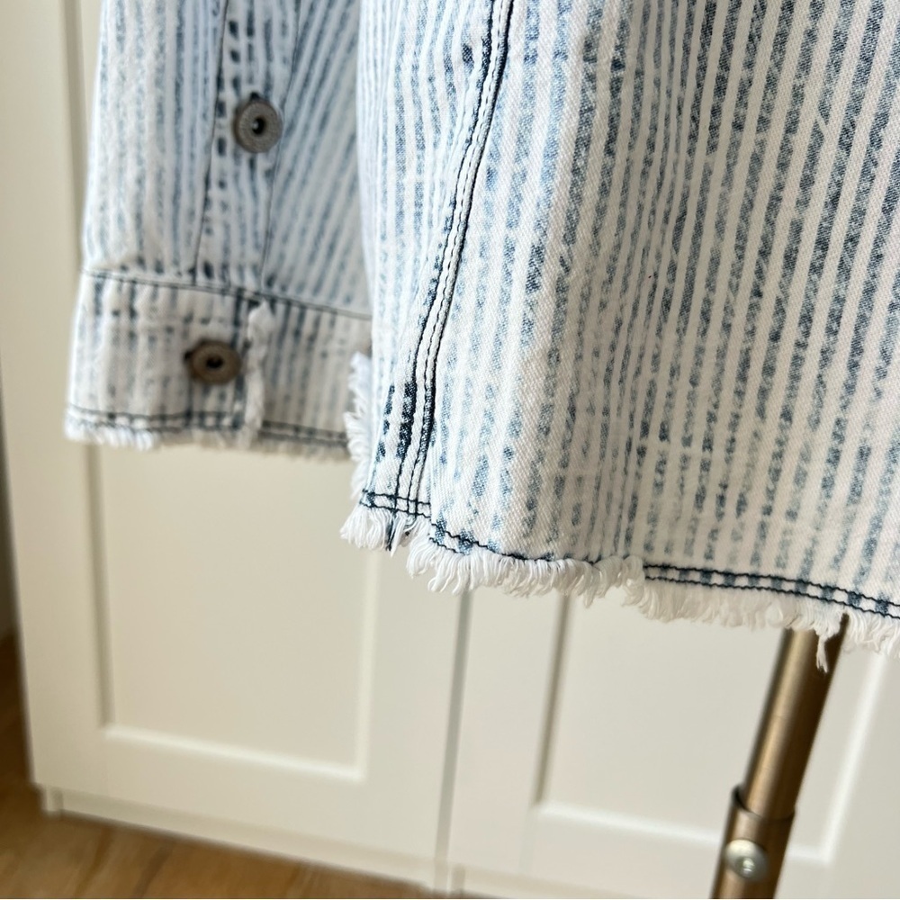 William Rast Knotto Patch Striped Light Wash Cham… - image 7